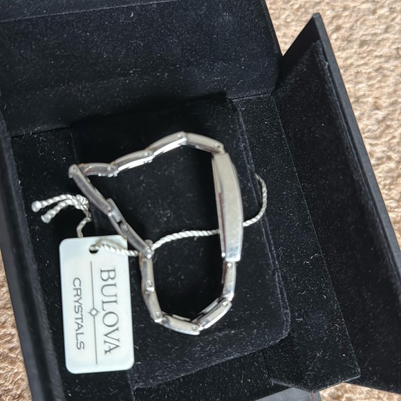 Bulova watch - Picture 11 of 17